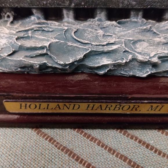 Lighthouse Point Collection - Picture 2 of 2